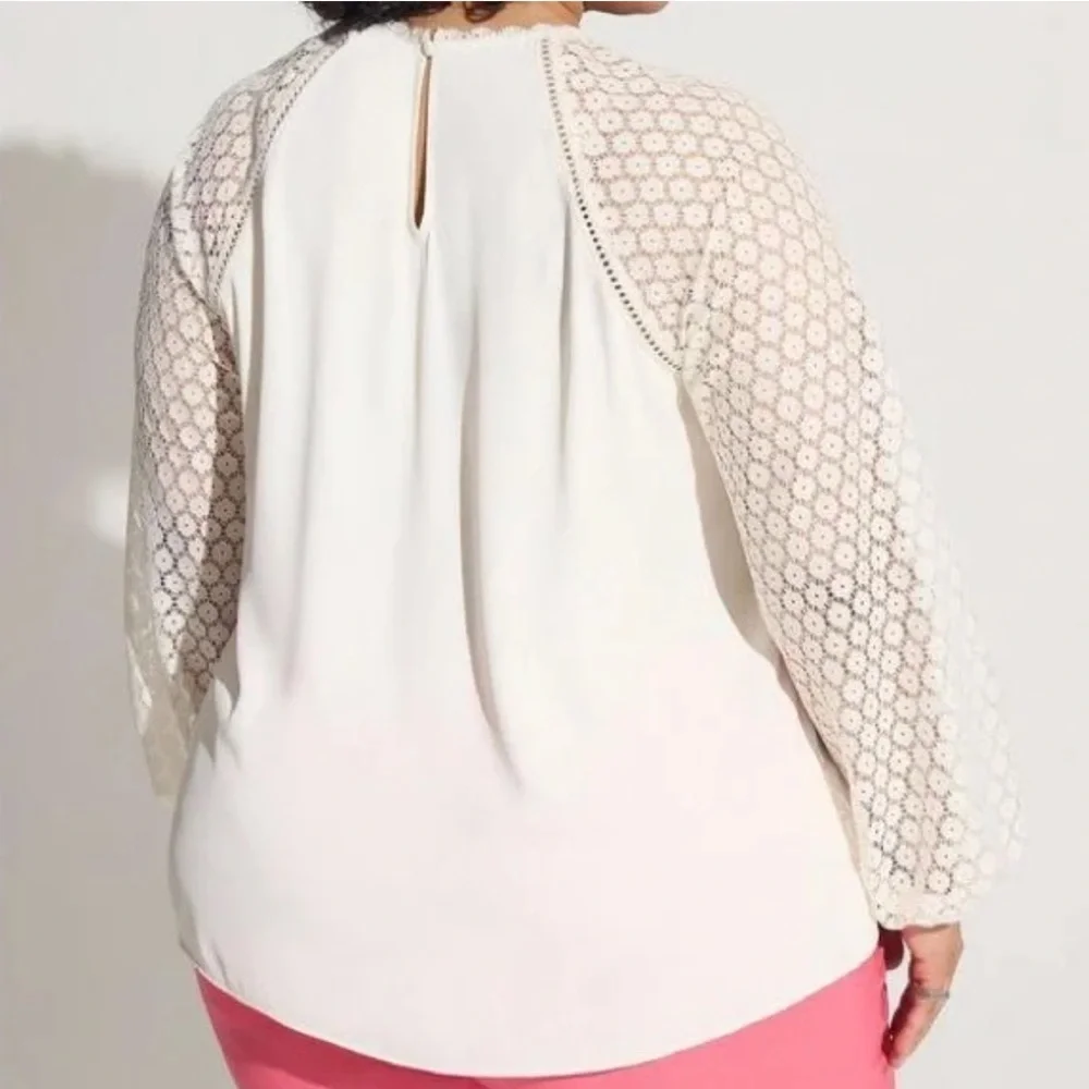 Torrid Pristine Ivory Georgette Lace Mix Sleeve Top Size 18-20 2X Romantic NWT